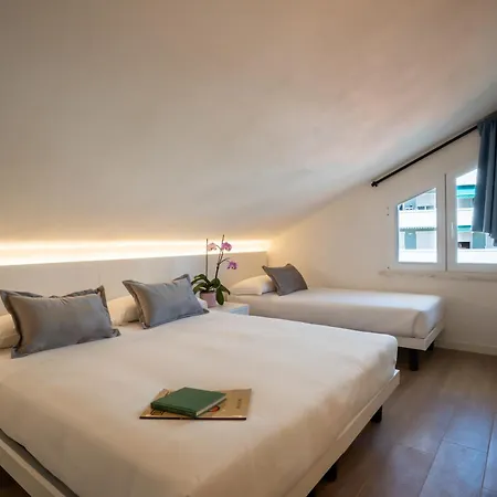 Apartment Pra-tu - Mansarda Moderna 2 - P R A T U R E C C I Group Riccione