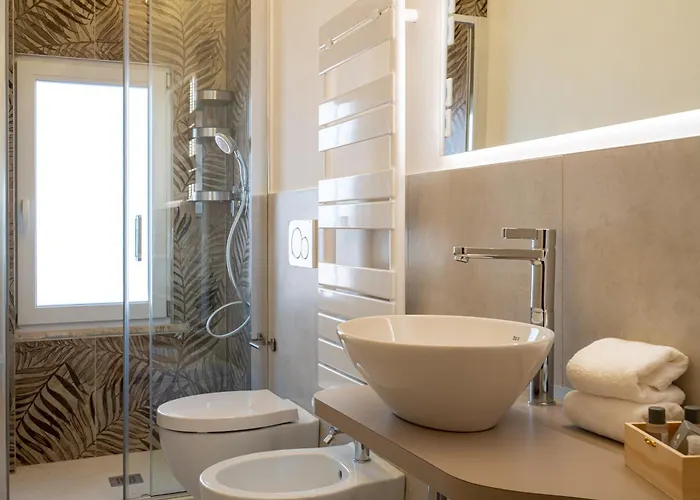 Pra-tu - Mansarda Moderna 2 - P R A T U R E C C I Group Apartment *