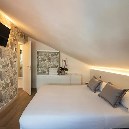 公寓 La Tua Mansardina A 100 Metri Dal Mare, 2 Da Letto - P R A T U R E C C I Group *